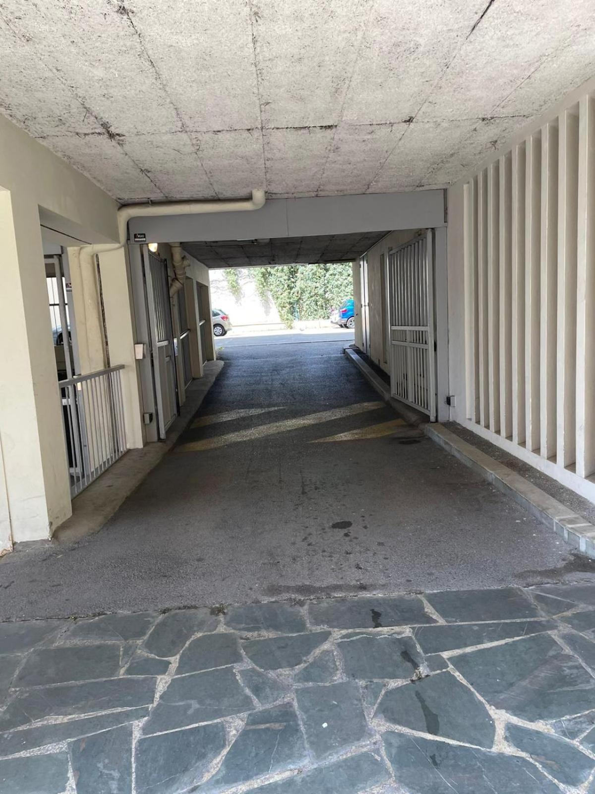 Grand Appart Climatise Avec Parking Nizza